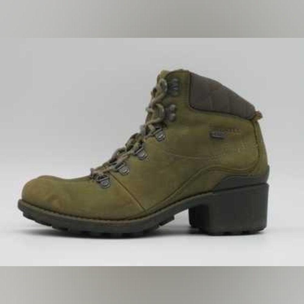 Merrell Women's Chateau Mid Lace Waterproof Boots In Olive Green SZ 8.5
